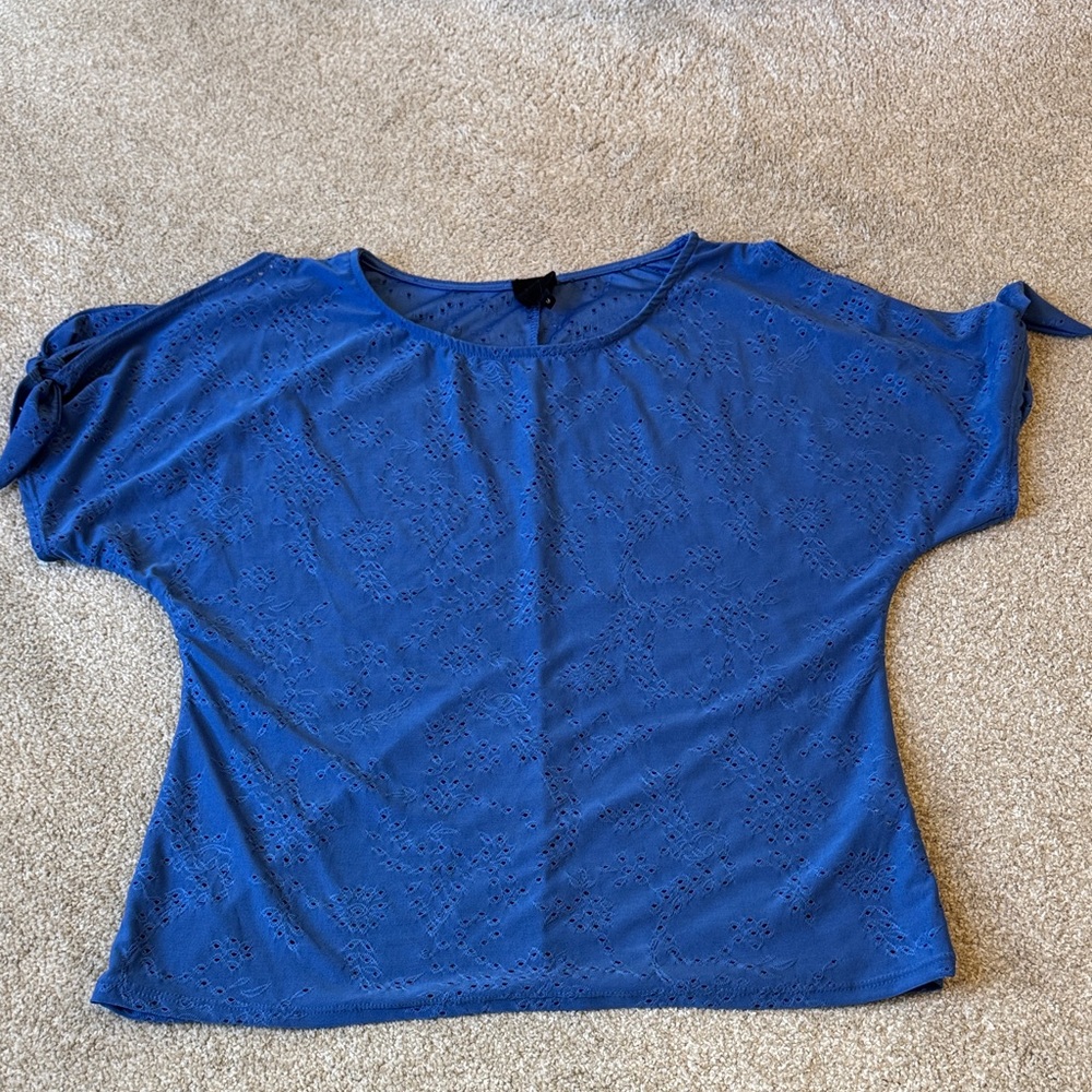 W5 Delph Blue Lace Eyelet Blouse Short Tied Sleeves Women Size Medium